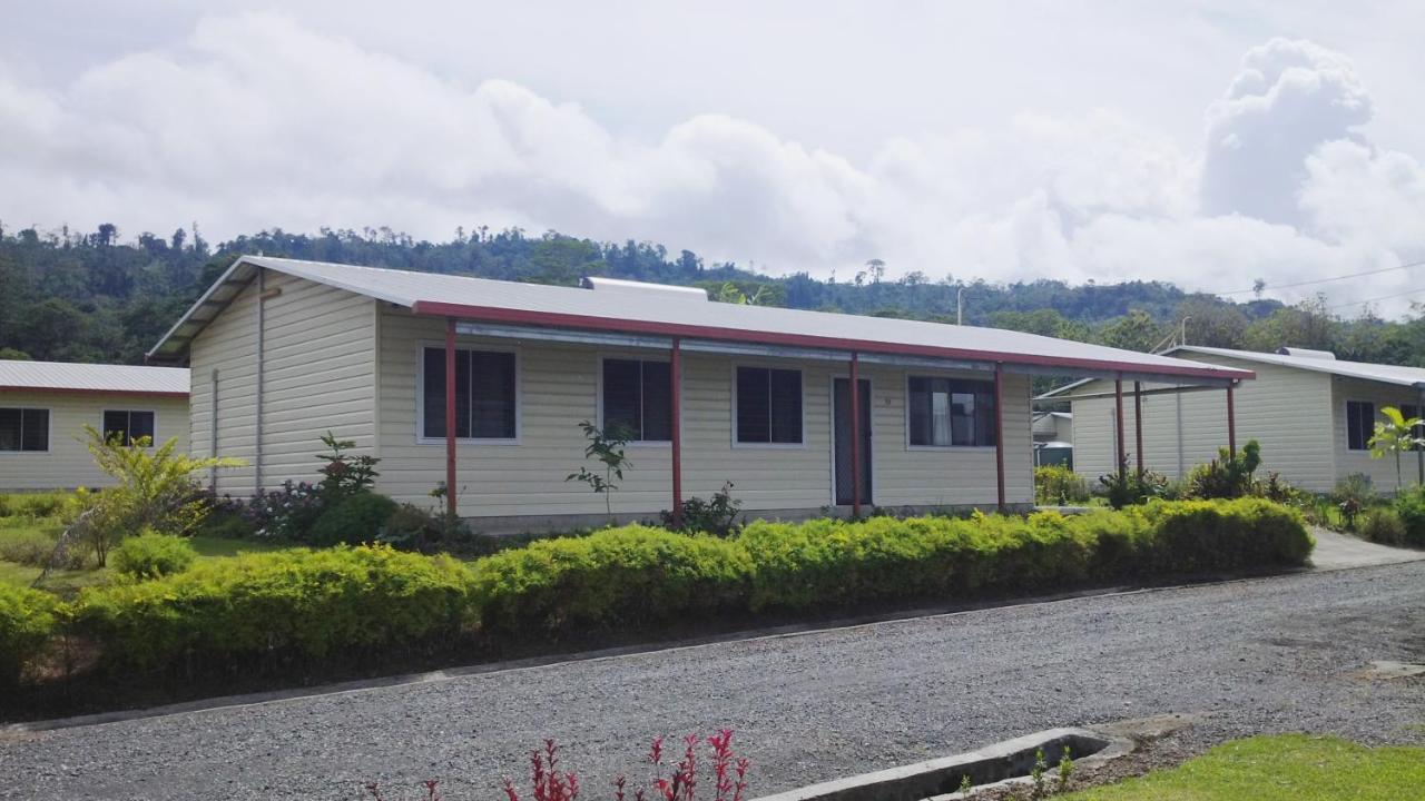 Crossroads Hotel Lae Omili Exterior foto